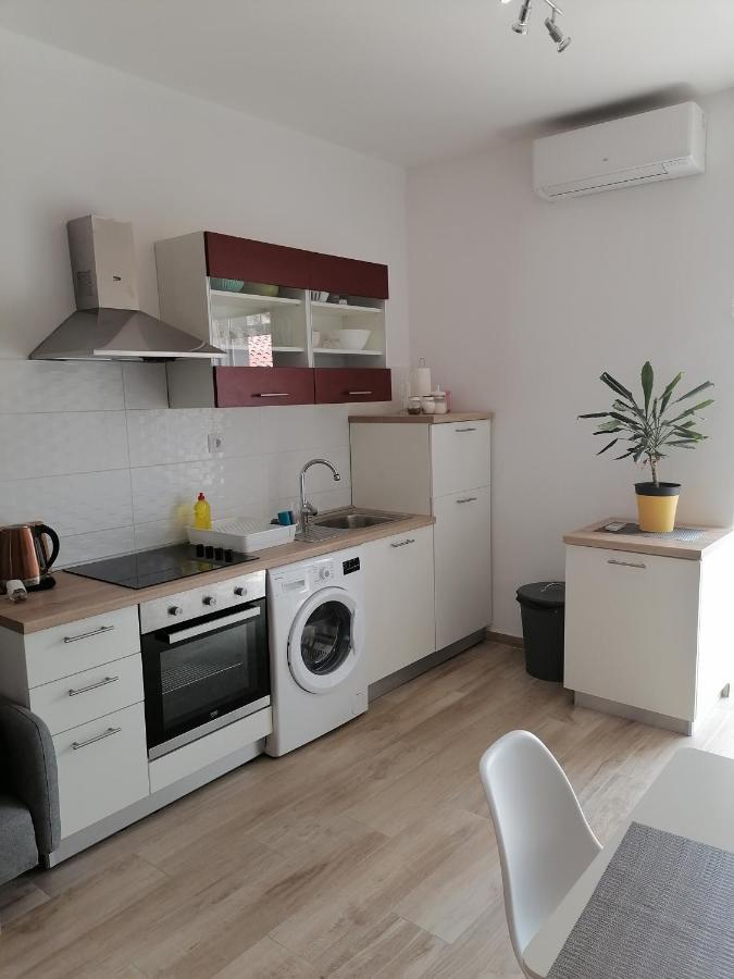 Ferienwohnung Kupus By Arena Pula Exterior foto